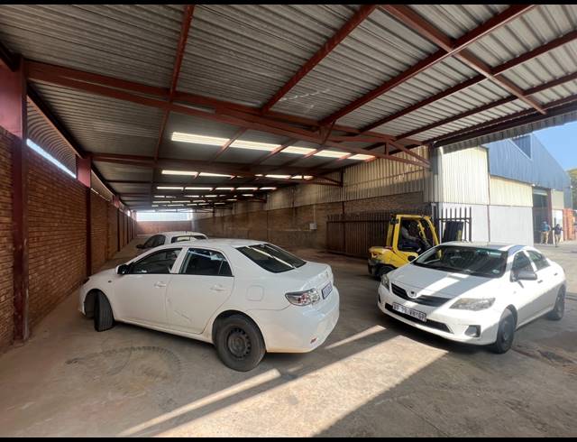 689M² WAREHOUSE TO LET IN ROODEKOP
